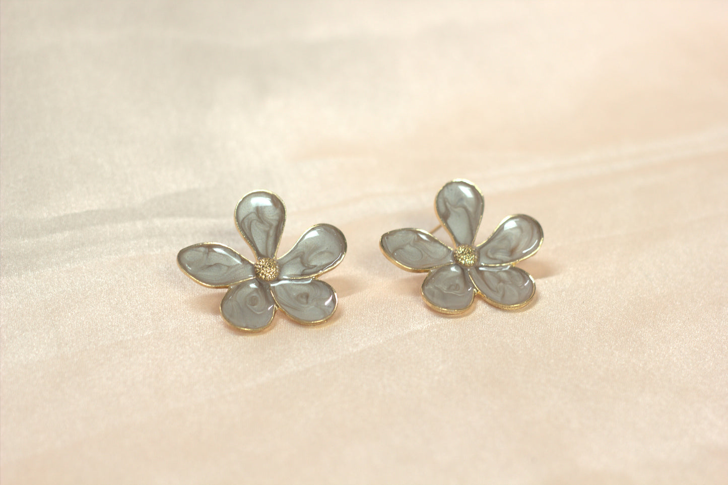 Flower Stud Earrings – Elegant Feminine Jewelry