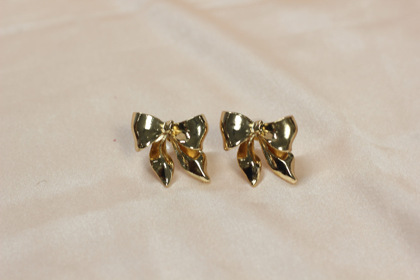Chic Gold Bow Stud Earrings – Elegant Statement Knots