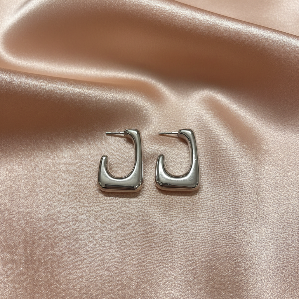 Minimal Gold Square Hoop Earrings – Sleek Statement Jewelry