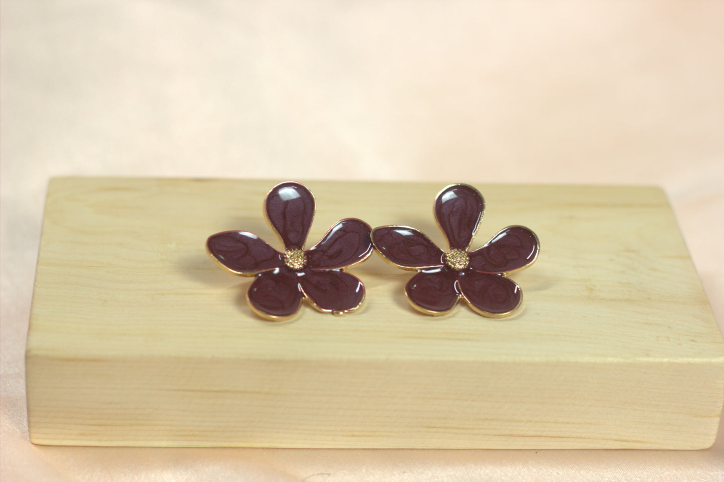 Flower Stud Earrings – Elegant Feminine Jewelry