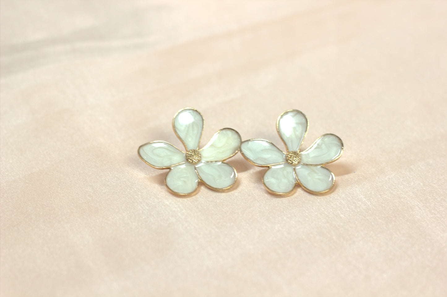 Flower Stud Earrings – Elegant Feminine Jewelry