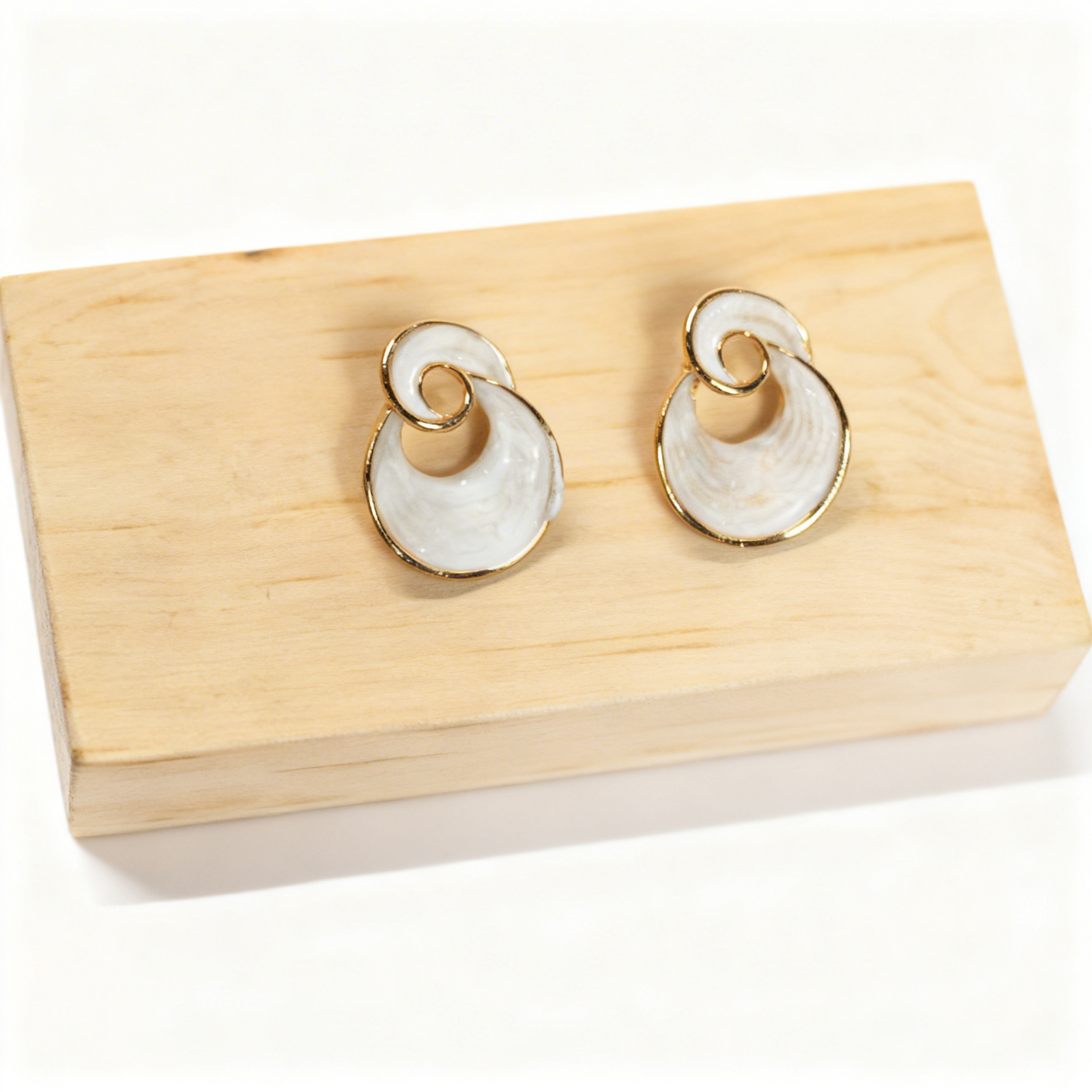 Pearl Shell Swirl Earrings – Elegant Statement Jewelry
