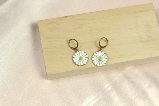 Daisy Flower Hoop Earrings – White & Gold Minimal Charm