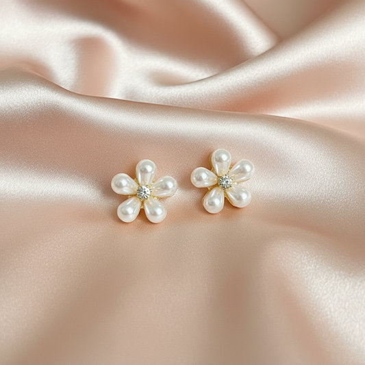 Pearl Daisy Stud Earrings – Elegant Floral Crystal Design