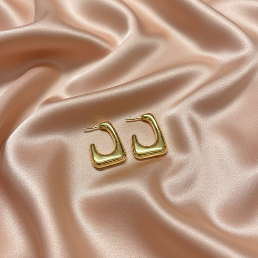 Minimal Gold Square Hoop Earrings – Sleek Statement Jewelry